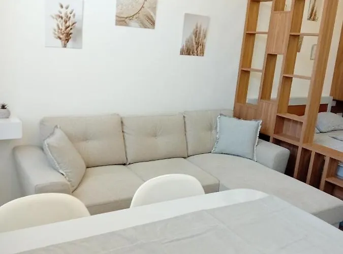 Διαμέρισμα Center *