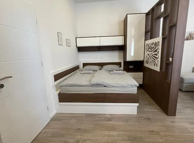 Διαμέρισμα Center *